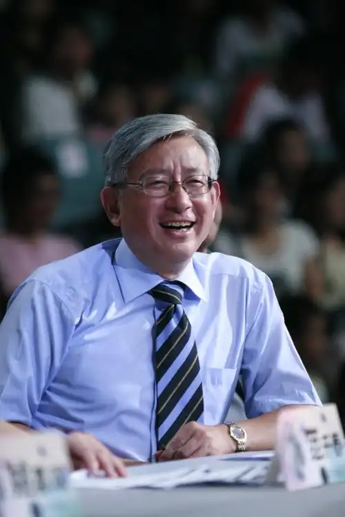 纪念何亮亮忆曹景行同事眼中他是影帝资讯狂人