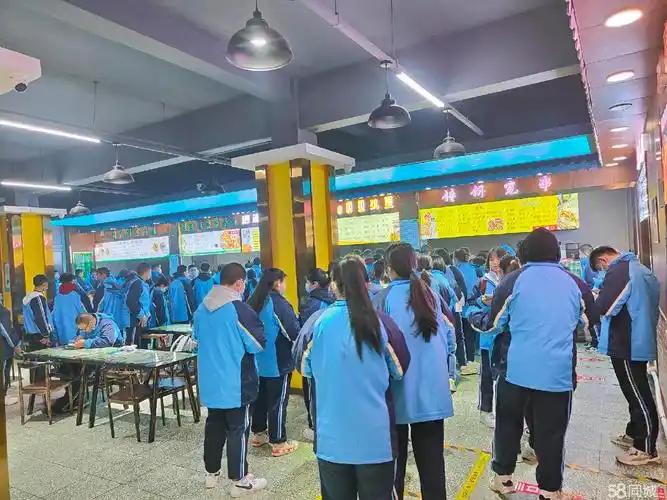 查看全部图片(11张)位置 - 新市区 - 喀什路 新疆工业经济学校(喀什