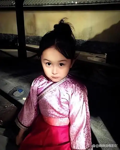 刘楚恬:2岁出道年入百万,因长相甜美被禁止整容,如今长成啥样