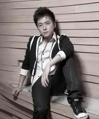 朱雨辰:曾与女神汤唯,姜妍相恋,却被母亲拆散,如今崩溃大哭|演员