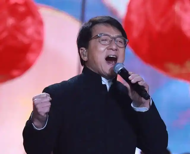 "领跑2019"爱你依旧演唱会:邓超,成龙合唱《男儿当自强》!