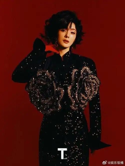 杨幂t锦绣一月刊封面造型反差感好强