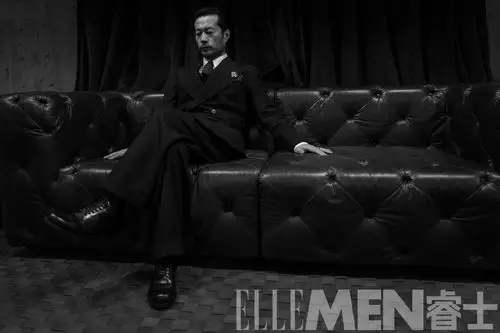 谭凯质感大片曝光 西装加持显独到品味