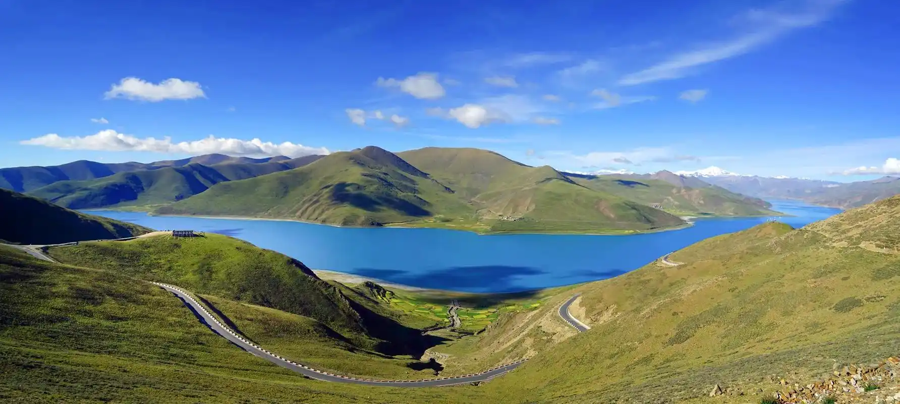 图文伙伴计划 羊湖风光 羊卓雍措,简称羊湖,距拉萨不到10 - 抖音