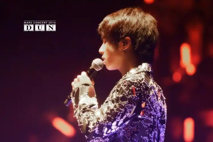 2016 华晨宇火星演唱会 精美壁纸