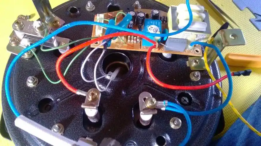 后方有无来车(图4);踏下踏板让车子滑行并保持平衡,屁股_接线图分享