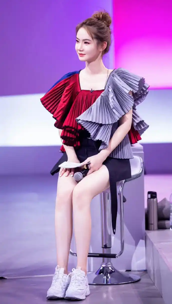 戚薇美照,大长腿真的是太性感迷人了!#养眼美女