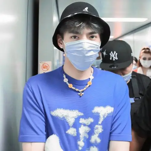 *seven hour* 20ss 原创国潮流小众笑脸雏菊小蜜蜂项链吴亦凡同款