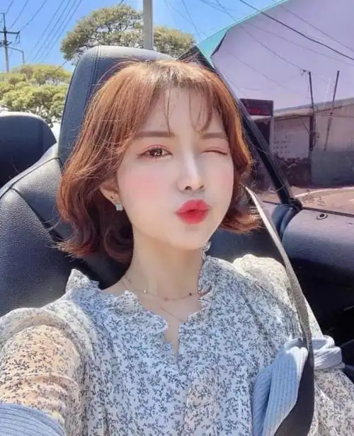 网友:短发很瘦脸(胖脸女生适合什么短发发型图片) - 冷求网