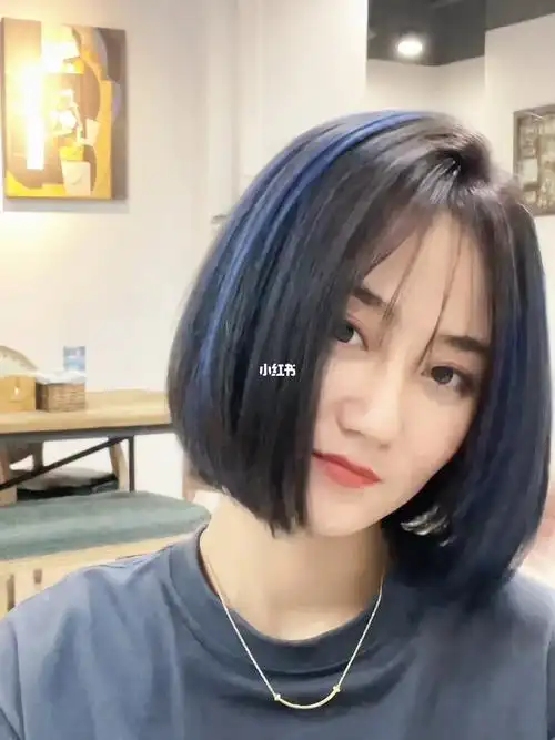 动感短发冰凉发色