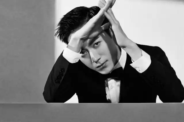 自首次在《倾世皇妃》中饰演"马度云",挑战反派角色后,茅子俊多次