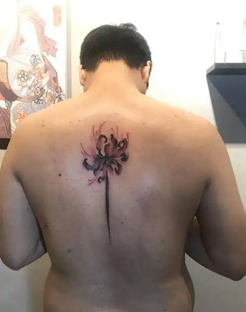 彼岸花纹身图片_背部纹身图案