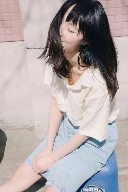 平胸女10大好处,活得轻松又自在.