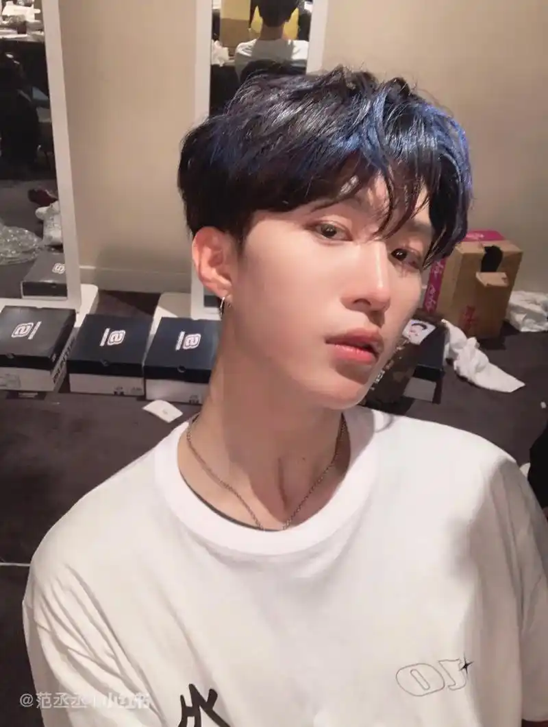 生日快乐🥳@范丞丞 22岁更加闪闪发光!#宝藏男孩 - 抖音