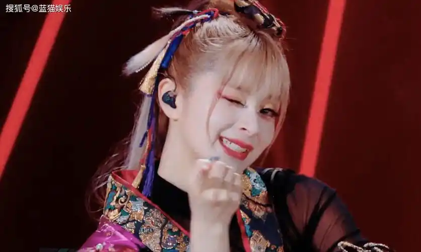 8,美依礼芽背锅太冤,她俩才是真正毁掉节目的人_舞台_贾静雯_谢娜