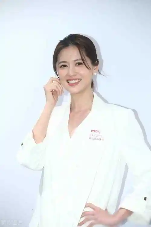 原创林予曦风采展现气质独特实至名归