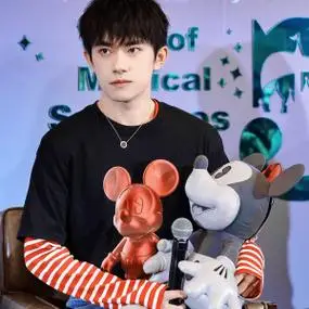sweet_darling 关注 易烊千玺上海迪士尼合作款 #易烊千玺 #tfboys 赞