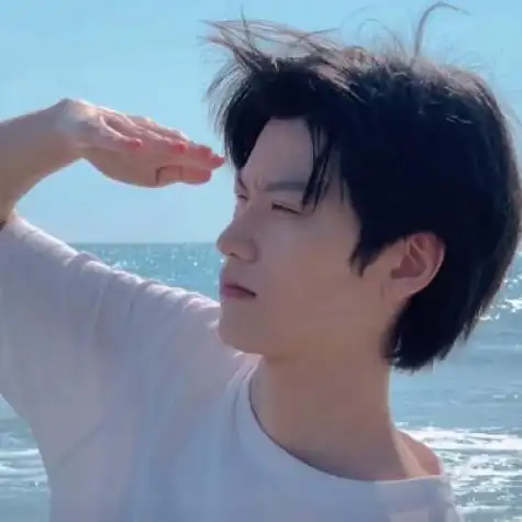 优质男头像治愈系干净真人总是装作不在乎的男生