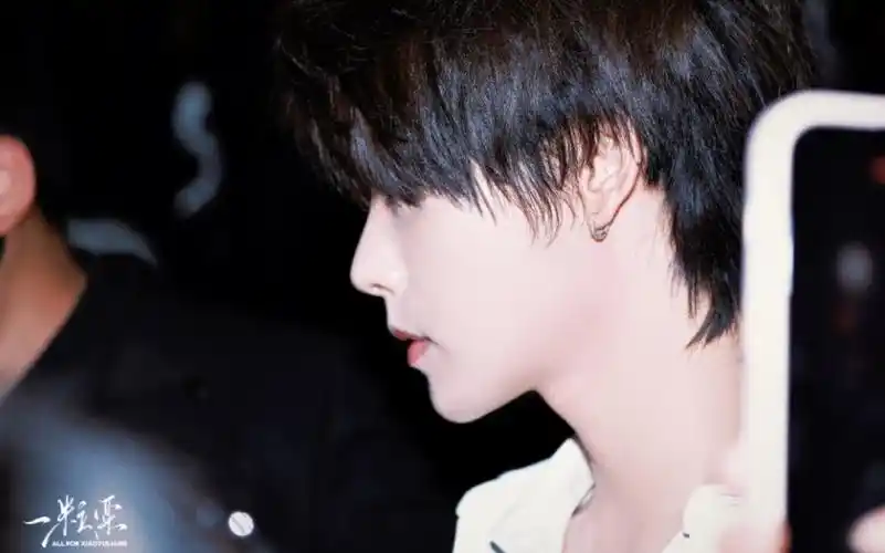 【肖宇梁】这个男人很会拿捏我,几张图硬控了我一天