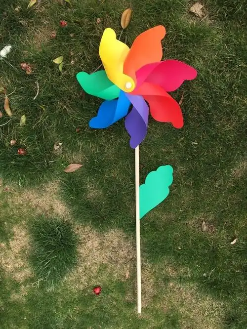 七彩田园风车幼儿园儿童玩具小风车户外彩色装饰品风车热卖批发