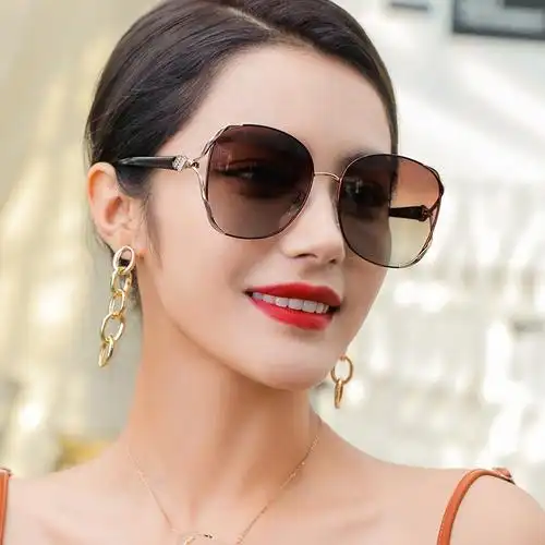 轻奢品牌太阳镜女2021年新款圆脸时尚偏光眼镜墨镜女大脸显瘦金框渐变