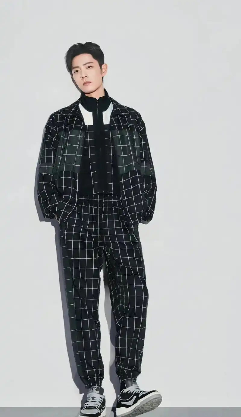 抖音小助手 #肖战 战战全身照 - 抖音