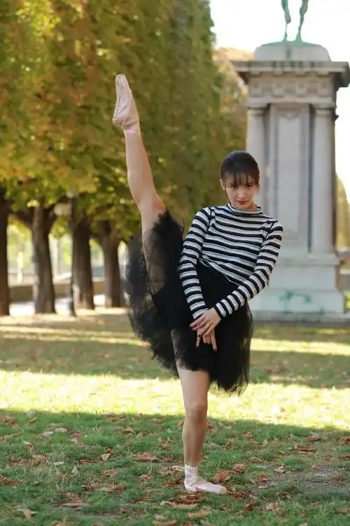 金晨一字马#金晨 北舞严选