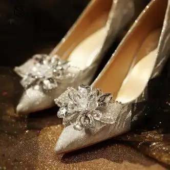 shihokoo品牌银色水晶高跟鞋女新款设计感小众婚纱婚鞋细跟水钻新娘礼