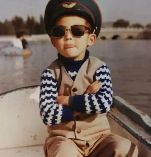 近日,张艺兴,关晓彤,刘雨昕,雷佳音,郭京飞,彭昱畅,郑恺,张韶涵,杜