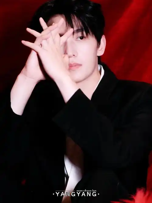 杨洋龙年第一张自拍