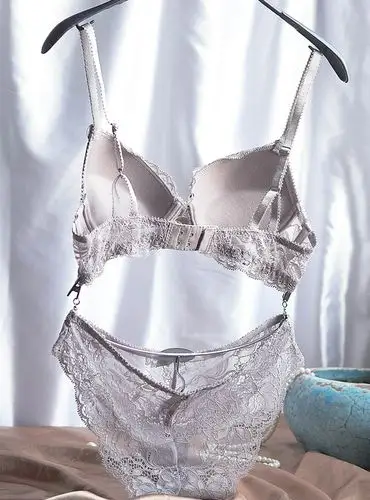 欧美新款 性感奢华全蕾丝胸罩女大码本命年红大胸显小 文胸套装