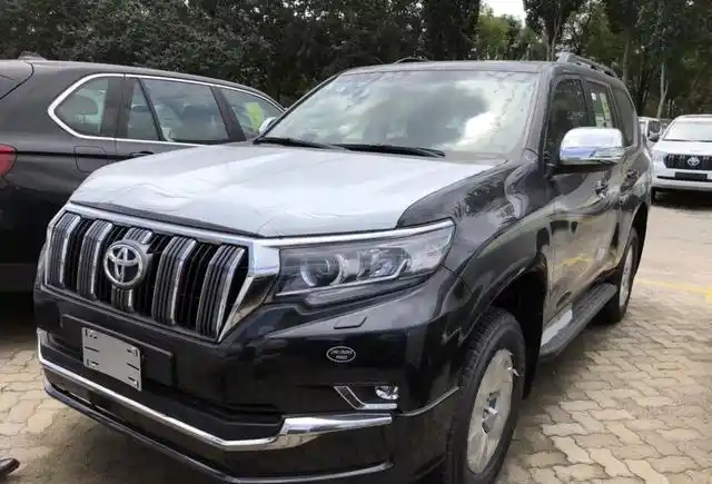 非承载式车身,搭全时四驱,21款普拉多震撼来袭