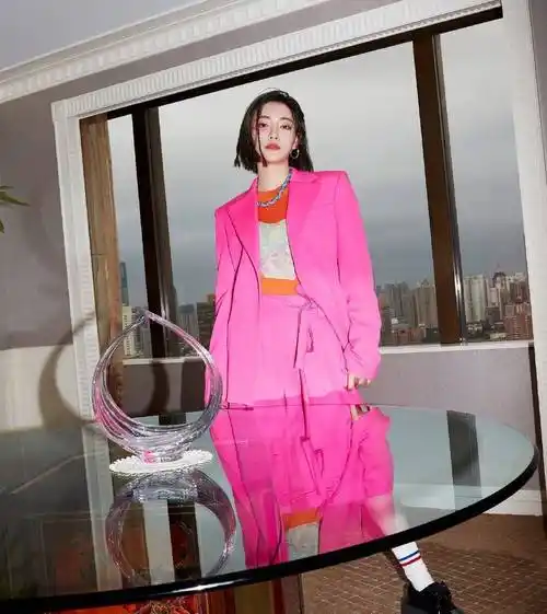 首封刘雨昕c位彰显,许佳琪驾驭去世芭比粉,陆柯燃被差别对待?