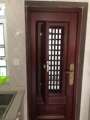 全新的防盗门 ,安装了防盗窗,南北通风,夏天非常舒服. 入户门