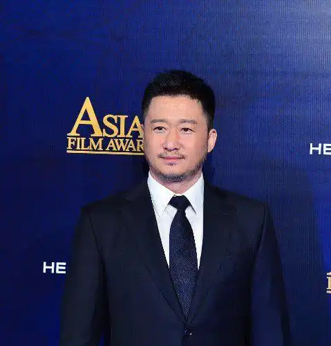 众星云集吴京正装满脸胡须彰显男人味女星争奇斗艳冲击视觉