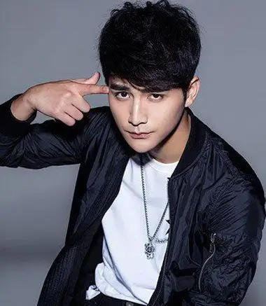 男生什么脸型适合侧背 男生钻石脸适合侧背吗(2)