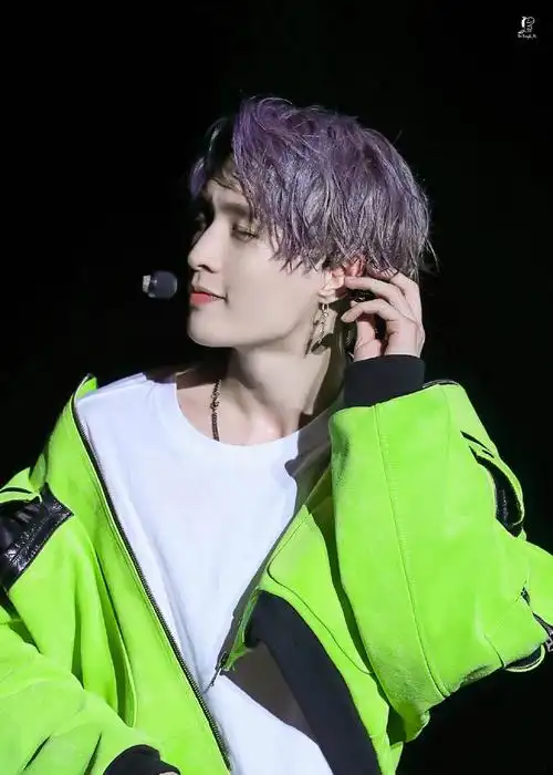 张艺兴有哪些神图让你觉得很磕他的颜? - 知乎