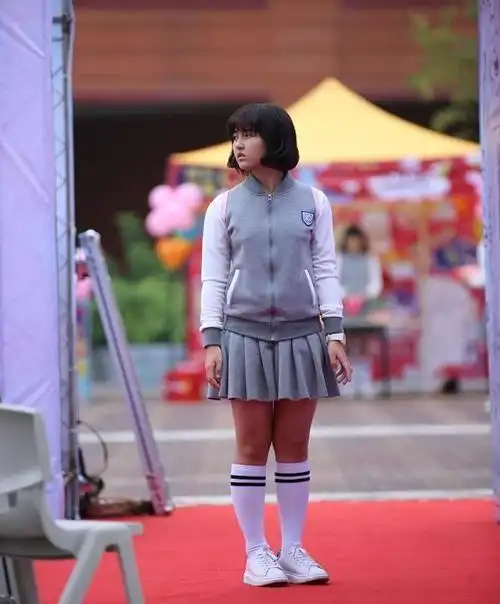 18岁张子枫北电成绩第3国民妹妹私服灵气满满却因体态差被嘲