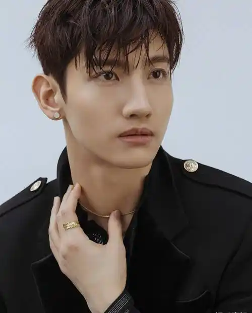 东方神起成员沈昌珉从最强昌珉变成了最强爸爸_妻子_人生_事业有成