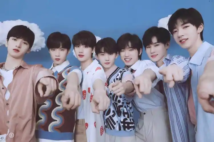 可以分享你手机里时代少年团的团体照吗