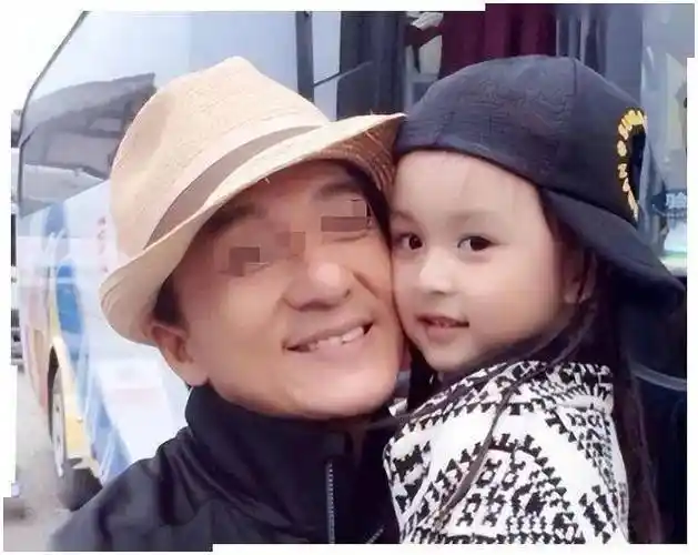 从刘楚恬和林妙可的故事中,我们可以看到,教育对于孩子的成长至关重要