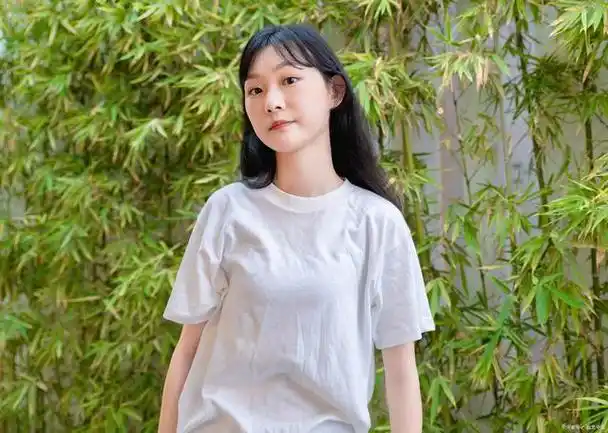 15岁女孩两年身高没长,怎么办啊?