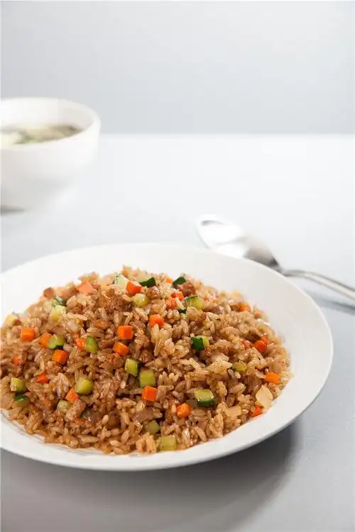 匠滋炒饭好吃吗?一碗炒饭满足了肉食主义和素食主义两派的口感_搜狐美