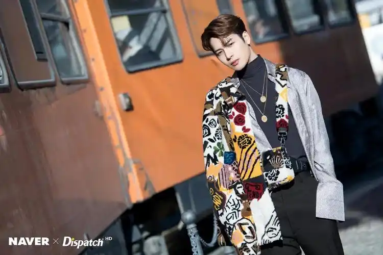 王嘉尔 x d社×naver 米兰时尚高清大图,嘎嘎的新壁纸又来了