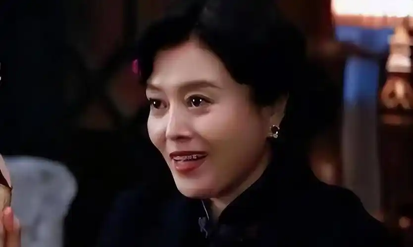 丁嘉丽刚结婚就出轨,丈夫的报复手段让她有苦难言_父母_孩子_男友