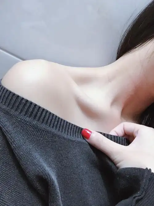 女生有很漂亮的锁骨是什么样的体验