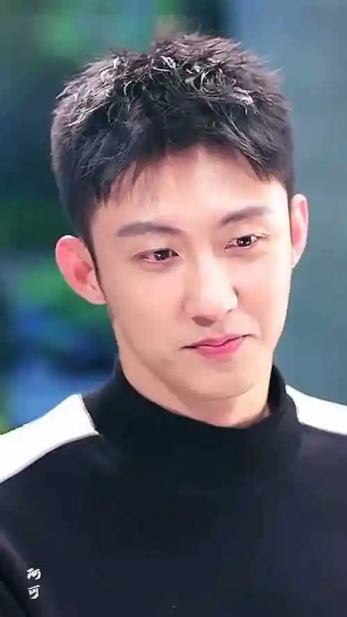 小虎牙黄景瑜这个双眼皮有点上头层数也太多了