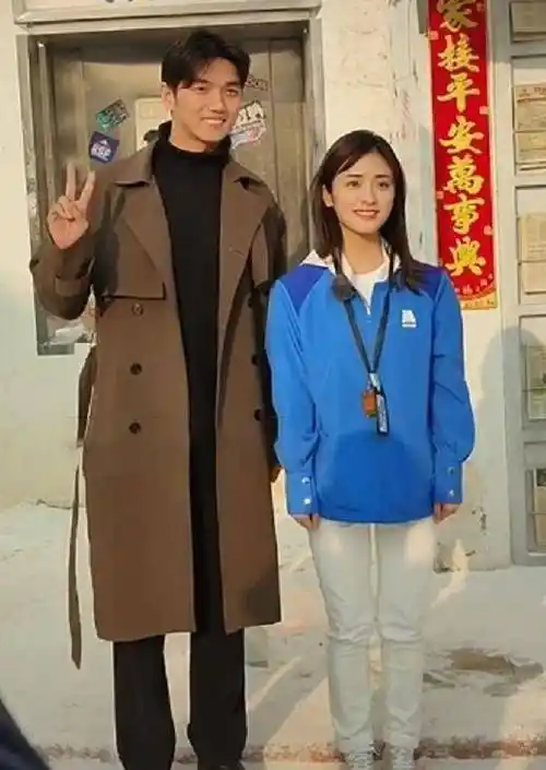 原创00花被分为"3个梯队",有人拿影后,有人成网红_沈月_蒋依依_电影