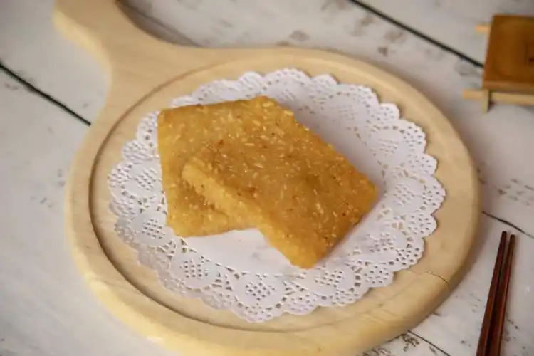 米啵粥店具有地域特色的一道油炸小吃——炸糍粑_状态