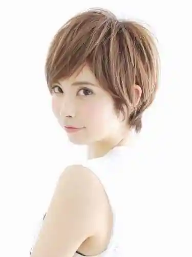 侧分碎发短发